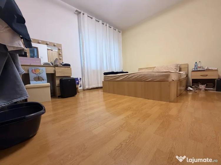 Casă cu 7 camere cu Teren 411 Mp în Dâmbovița