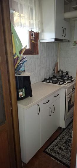 Apartament cu 3 camere semidecomandat în Ștefănești