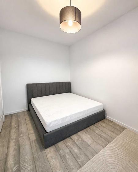Apartament cu 3 camere decomandat în Roșu