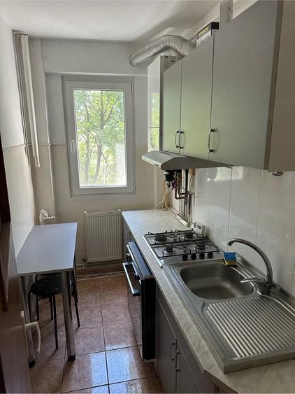 Proprietar, inchiriez apartament 2 camere decomandat, centrala proprie, Pia?a Sudului - 1