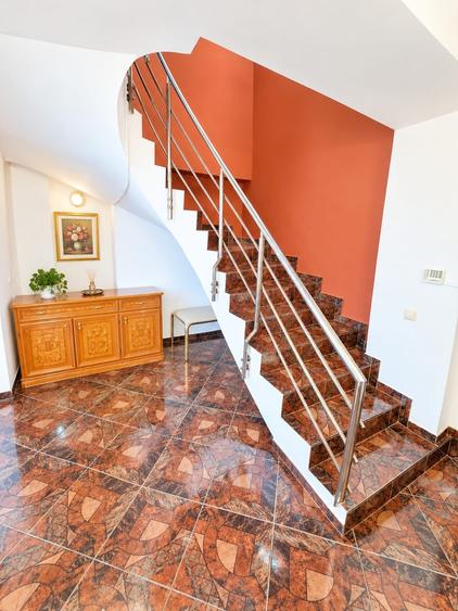 Apartament cu 4 camere decomandat în Unirii