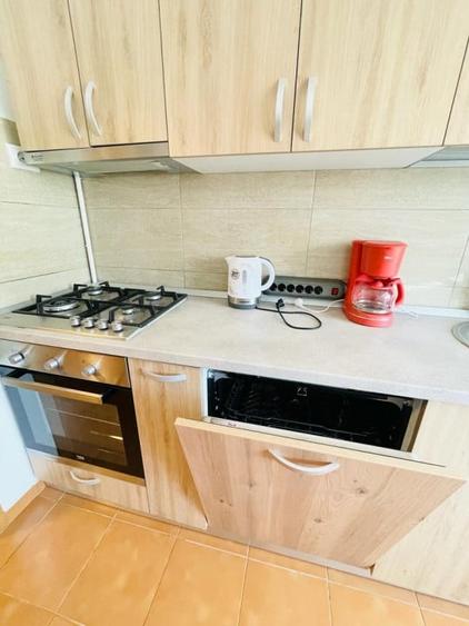 Apartament cu 3 camere decomandat, mobilat în P-ța Unirii