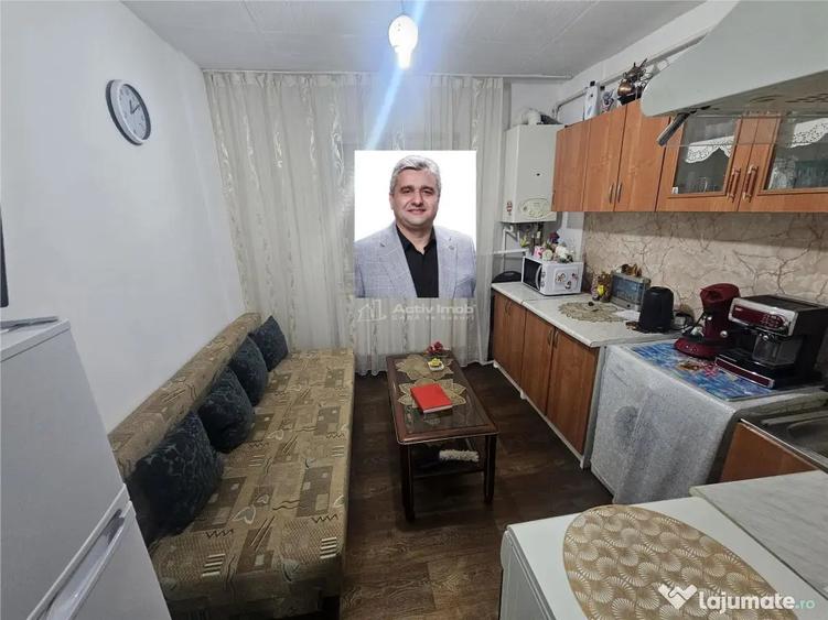 Garsonieră decomandată în Central