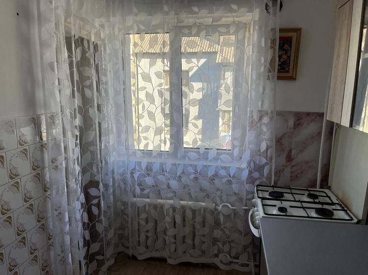 Apartament cu 2 camere semidecomandat în Vicovu de Sus