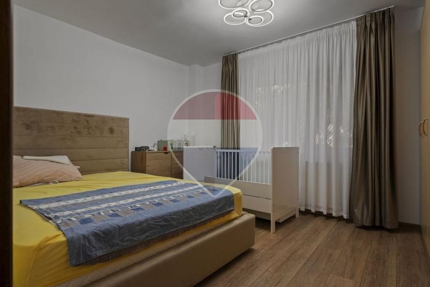 Apartament cu 3 camere semidecomandat, mobilat în Vitan Mall