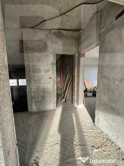 Casă cu 5 camere cu Teren 430 Mp în Central