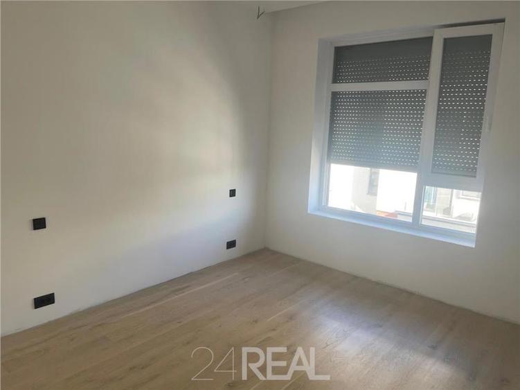 Apartament cu 2 camere decomandat în Tei