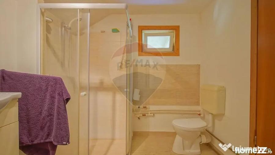 Casă cu 3 camere cu Teren 8100 Mp în Ucea