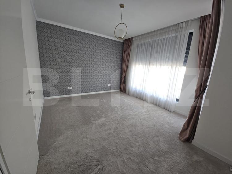 Casă individuală cu 4 camere cu Canalizare în Vișan