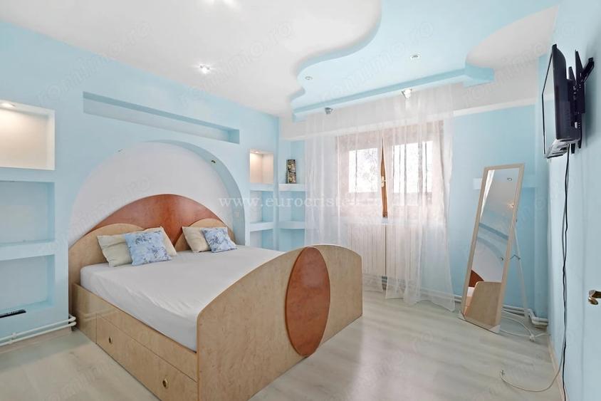 Apartament cu 3 camere decomandat în Central