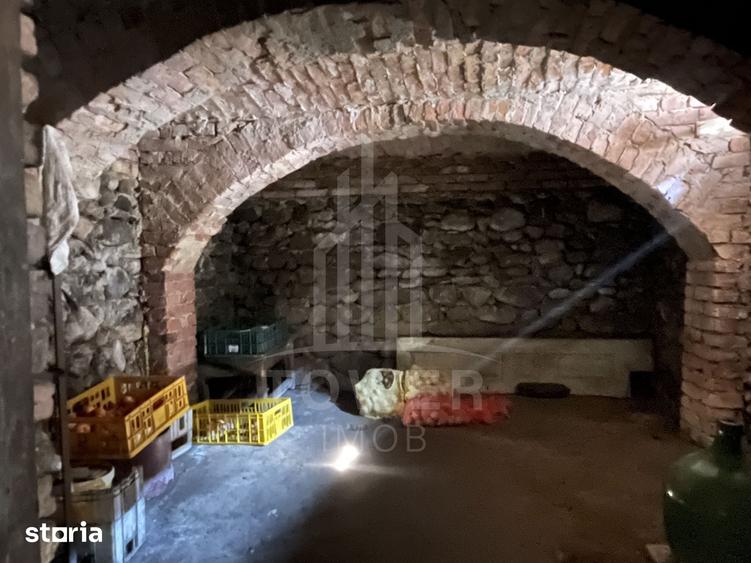 Casă cu 4 camere cu Teren 1464 Mp în Porumbacu de Jos