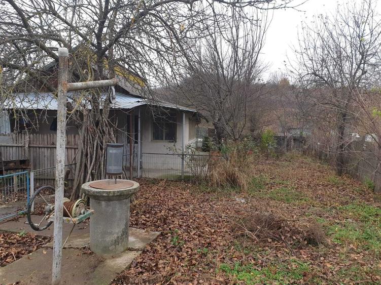 Casă cu 3 camere în Buhăiești