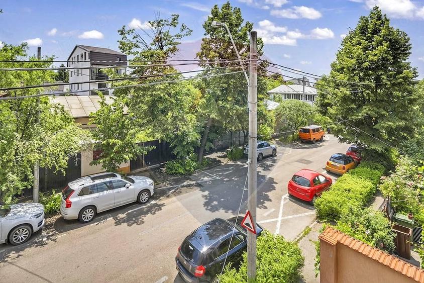 Apartament cu 2 camere decomandat în Jiului