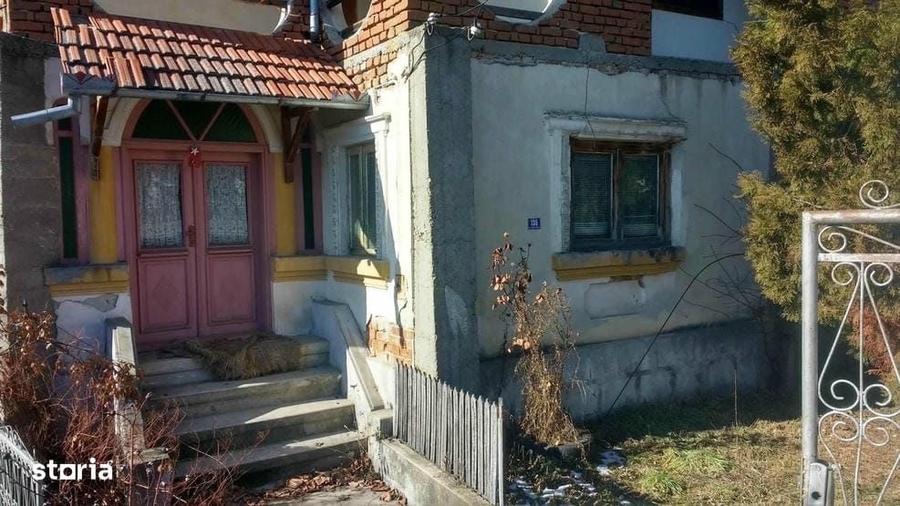 Casă cu 3 camere în Stănești