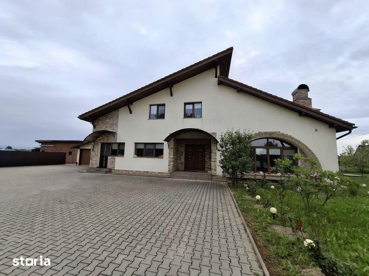 Casă cu 5 camere cu Teren 1500 Mp în Satulung