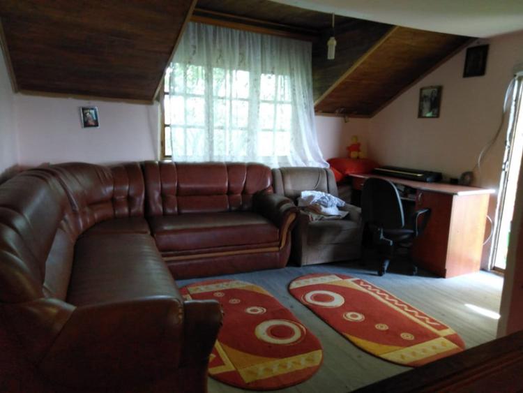 Casă cu 4 camere cu Teren 1000 Mp în Ghindeni