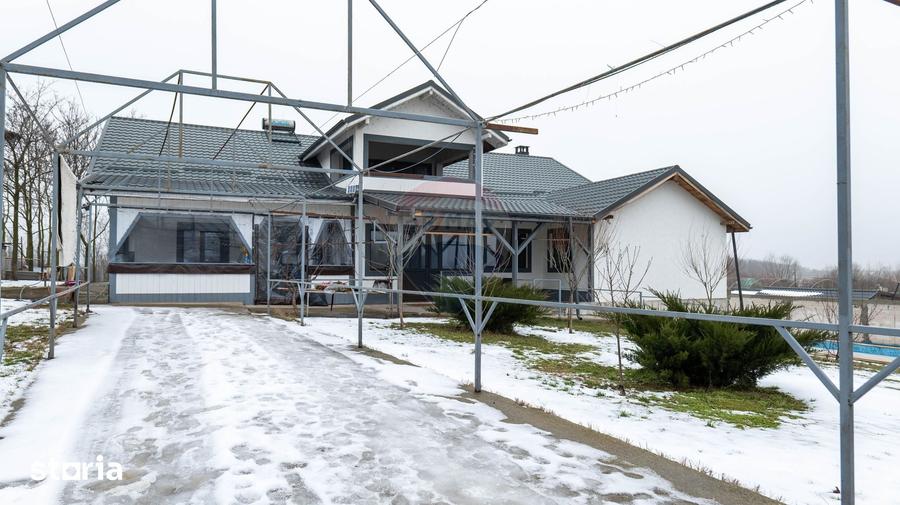 Casă cu Teren 2000 Mp în Joița
