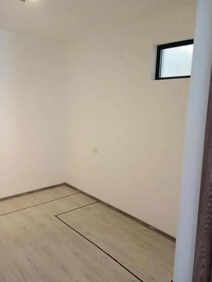 Apartament cu 3 camere decomandat în Aluniș