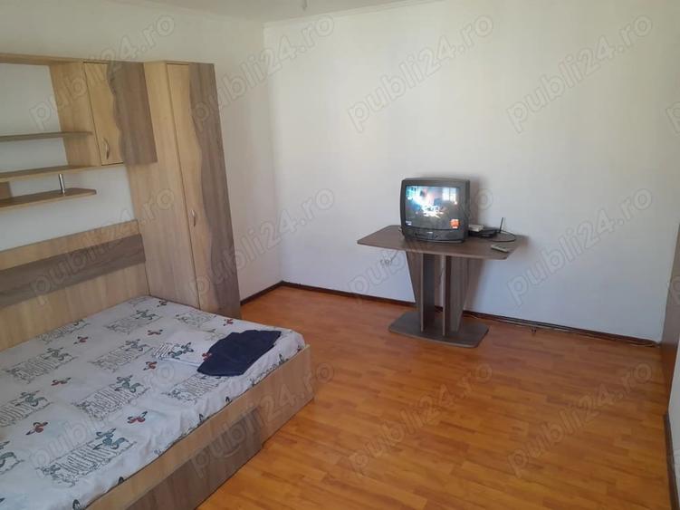 Garsonieră decomandată în Central