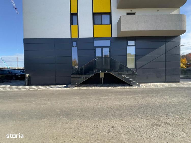 Spațiu comercial, de 420 mp, în Bucium