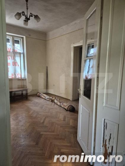Casă cu 3 camere cu Teren 400 Mp în Central