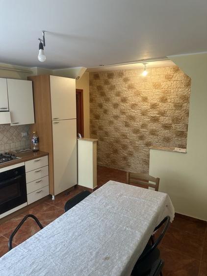 Apartament cu 3 camere în Cetate