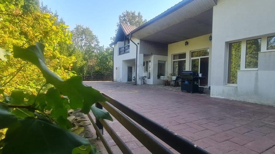 Casă individuală cu 7 camere cu Canalizare în Corbeanca