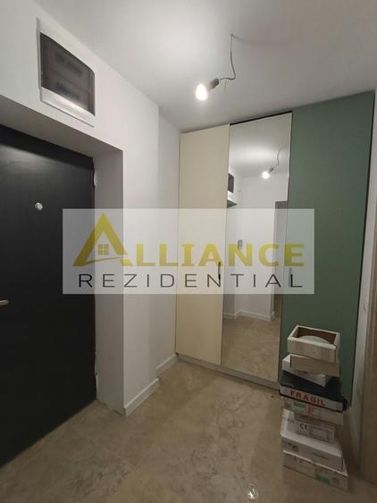 Apartament cu 3 camere decomandat în Sud