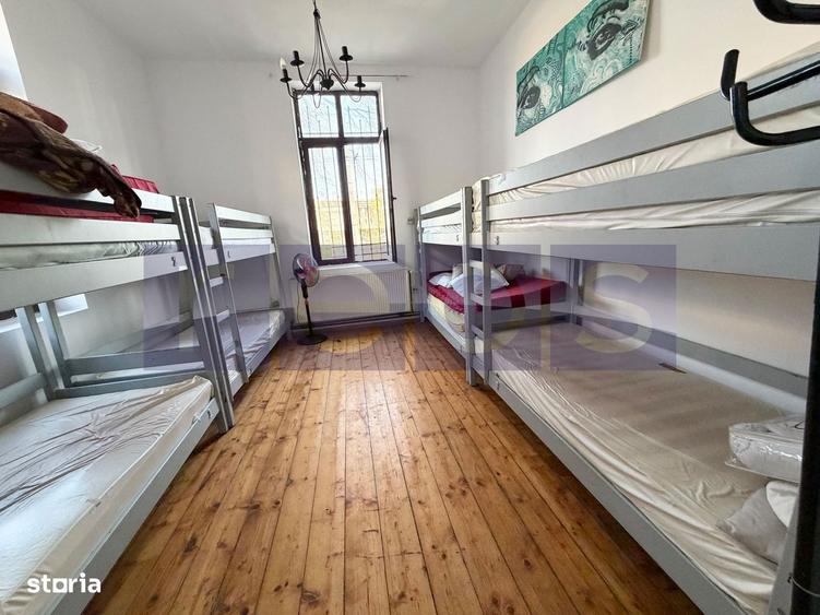 Casă cu 8 camere cu Canalizare în Plevnei