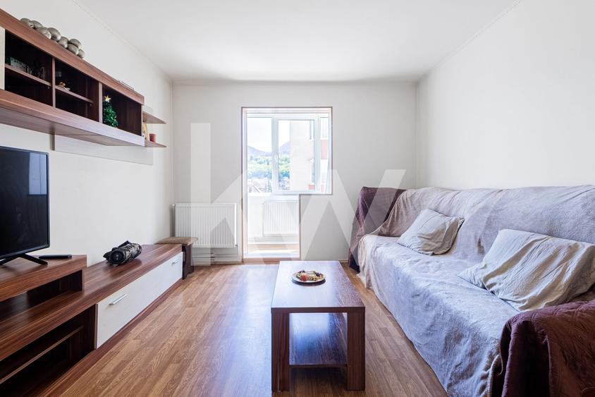 Apartament cu 2 camere semidecomandat, mobilat în Noua
