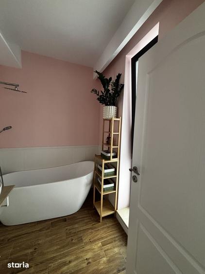 Casă cu 5 camere cu Teren 265 Mp în Mogoșoaia