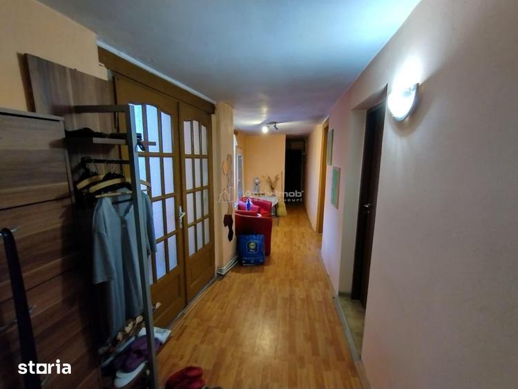 Casă cu 5 camere cu Teren 1800 Mp în Ciuchici
