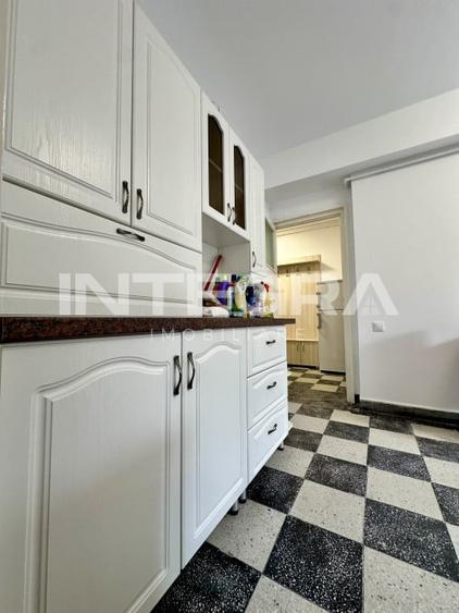 Apartament cu 3 camere decomandat, mobilat în Central