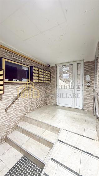 Apartament cu 3 camere semidecomandat, mobilat în Tei