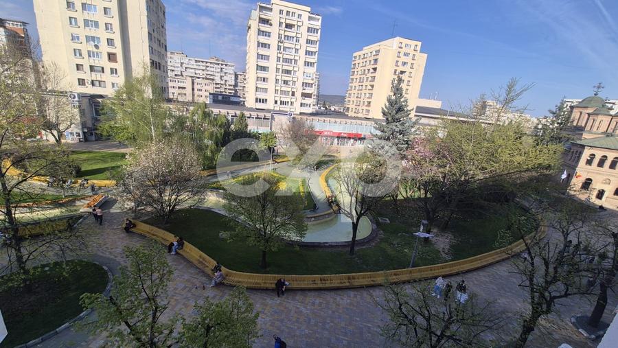 Apartament cu 3 camere decomandat, mobilat în Central