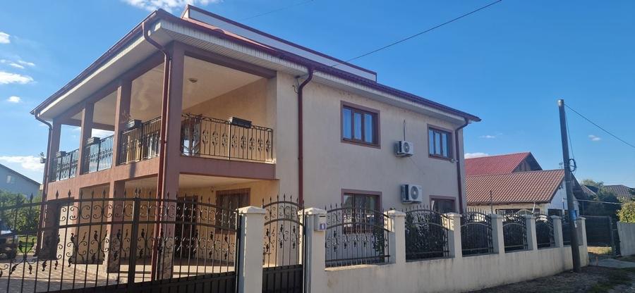 Casă cu 4 camere în Central
