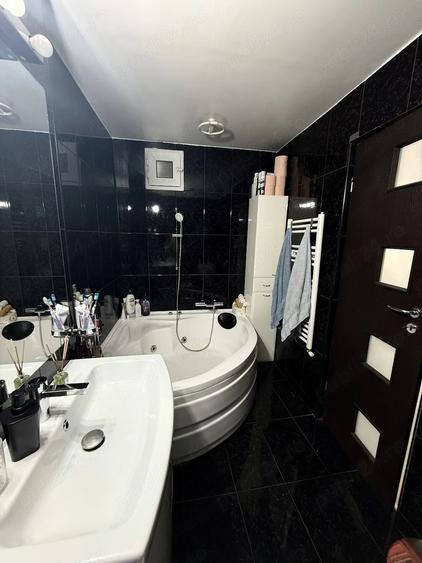Apartament cu 3 camere decomandat în Basarabia