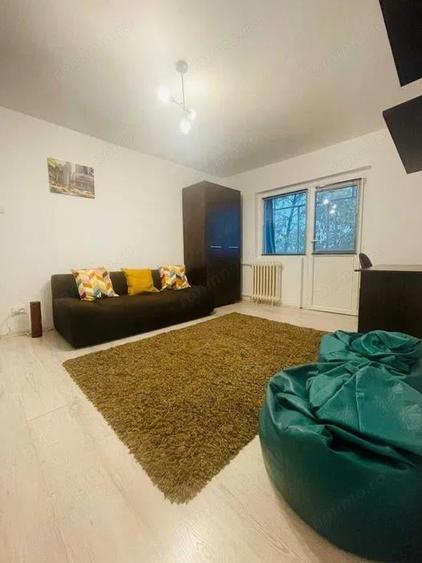 Apartament cu 2 camere semidecomandat în Olimpia-Stadion