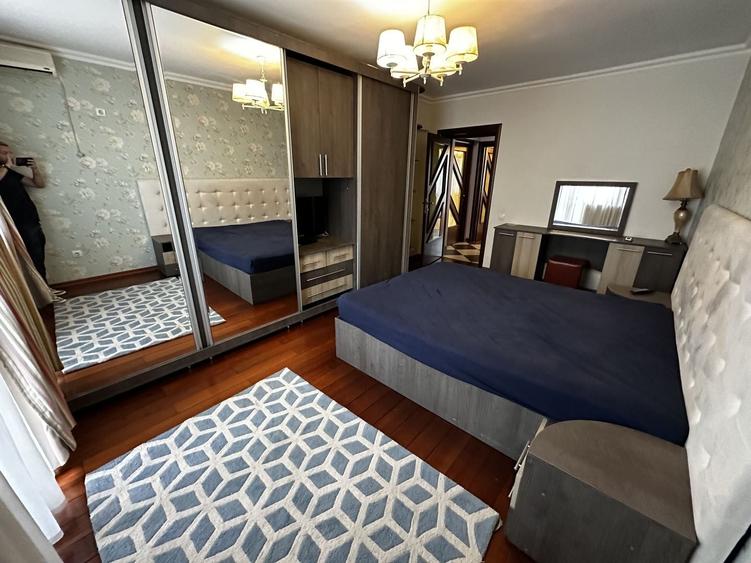 Apartament cu 3 camere decomandat în Virtuții