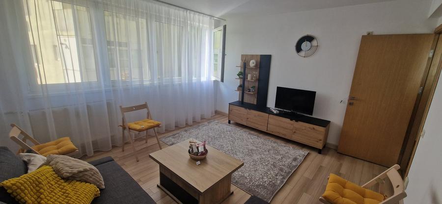 Apartament cu 3 camere decomandat în Unirii