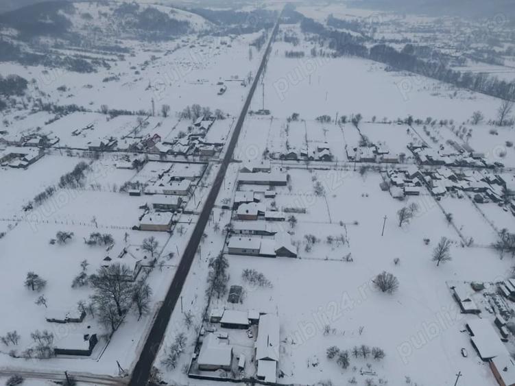 Teren de 3036 mp, în Petriș