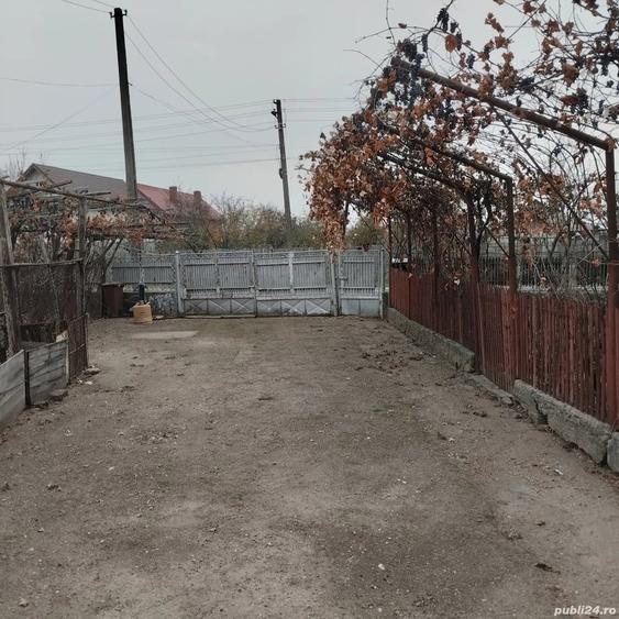 Casă cu 6 camere în Drăghicești