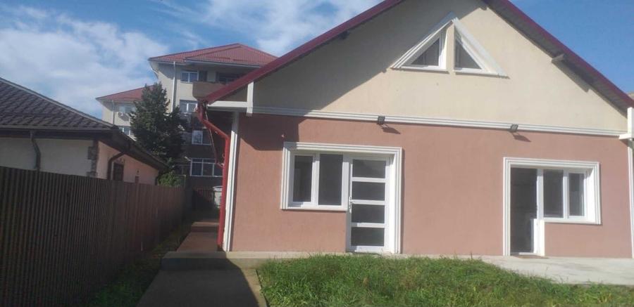 Casă cu 3 camere în Industrială
