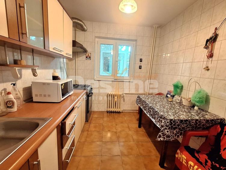 Apartament cu 3 camere decomandat, mobilat în Dristor
