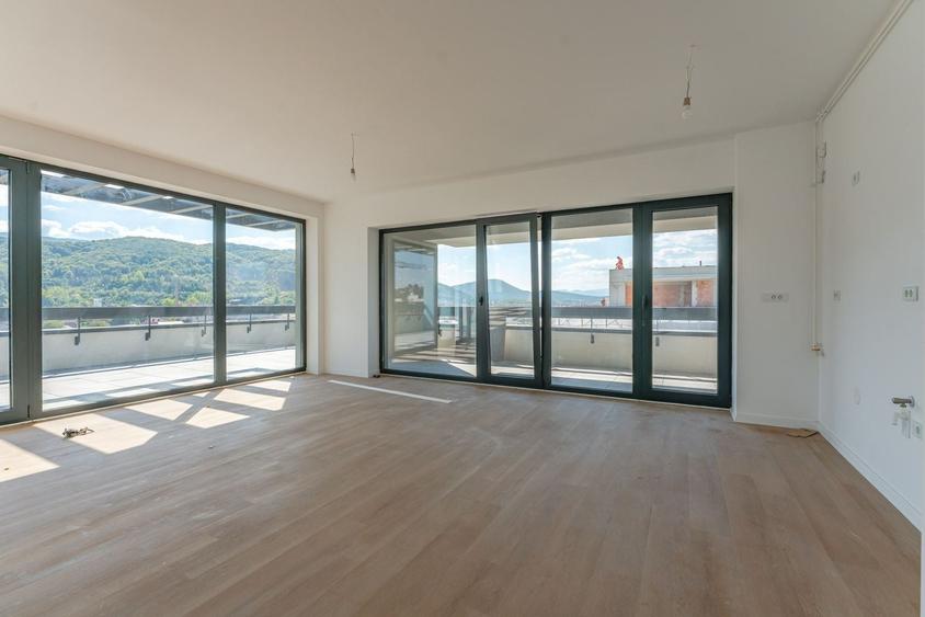 Apartament cu 4 camere decomandat în Bartolomeu