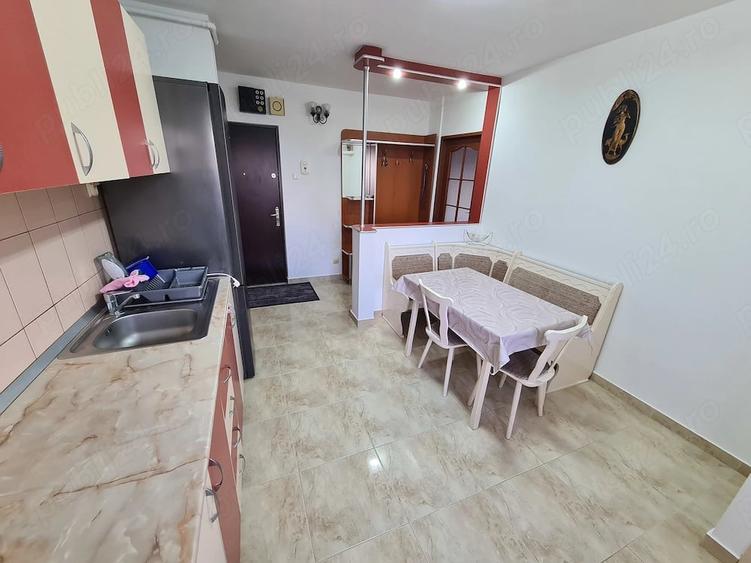 Apartament cu 3 camere decomandat în Mărăști
