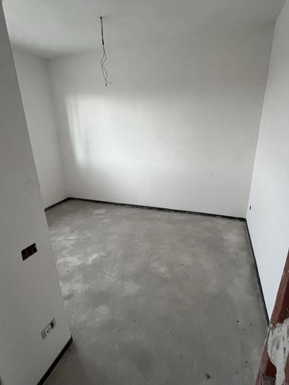 Casă cu 3 camere în Sântandrei