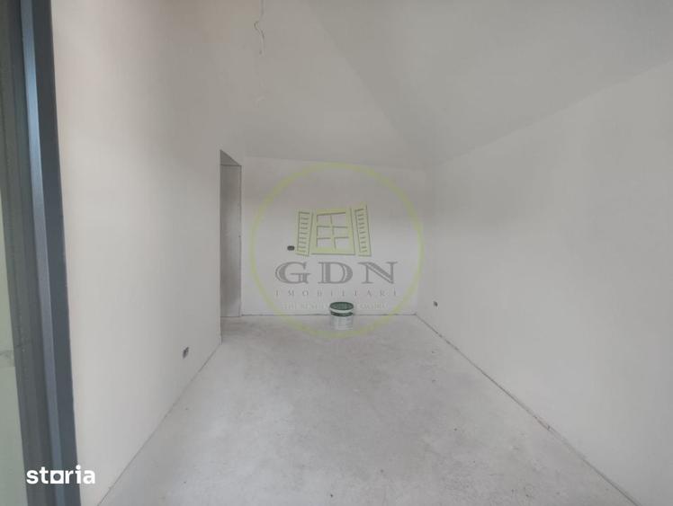 Casă cu 4 camere cu Teren 350 Mp în Podari