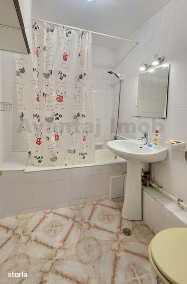 Apartament cu 3 camere decomandat în 13 Septembrie