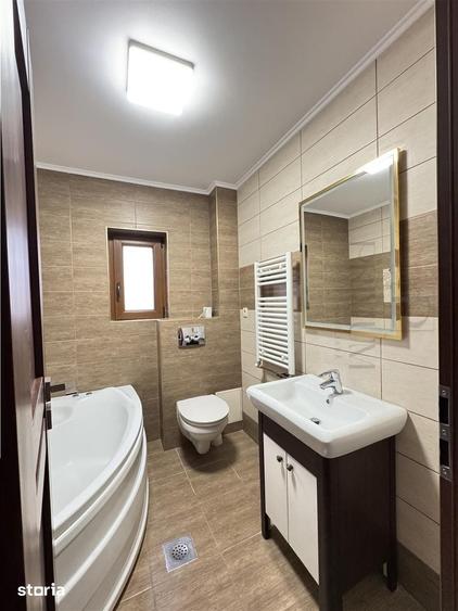 Casă cu 5 camere cu Teren 380 Mp în Giroc